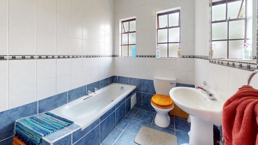 5 Bedroom Property for Sale in Mooivallei Park North West